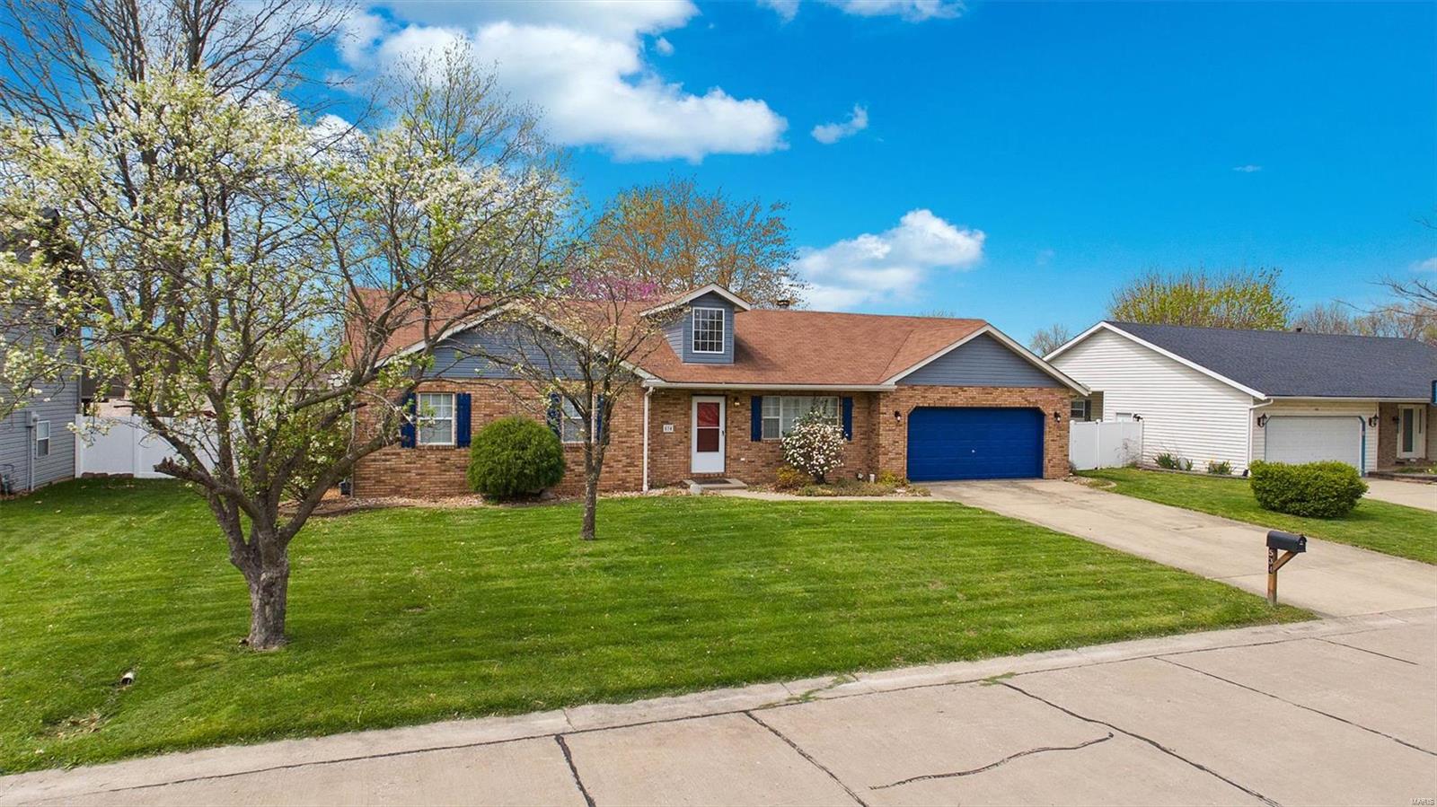 3 Bedroom, 1,332 sq. feet 534 Whip Poor Will Street Troy, IL