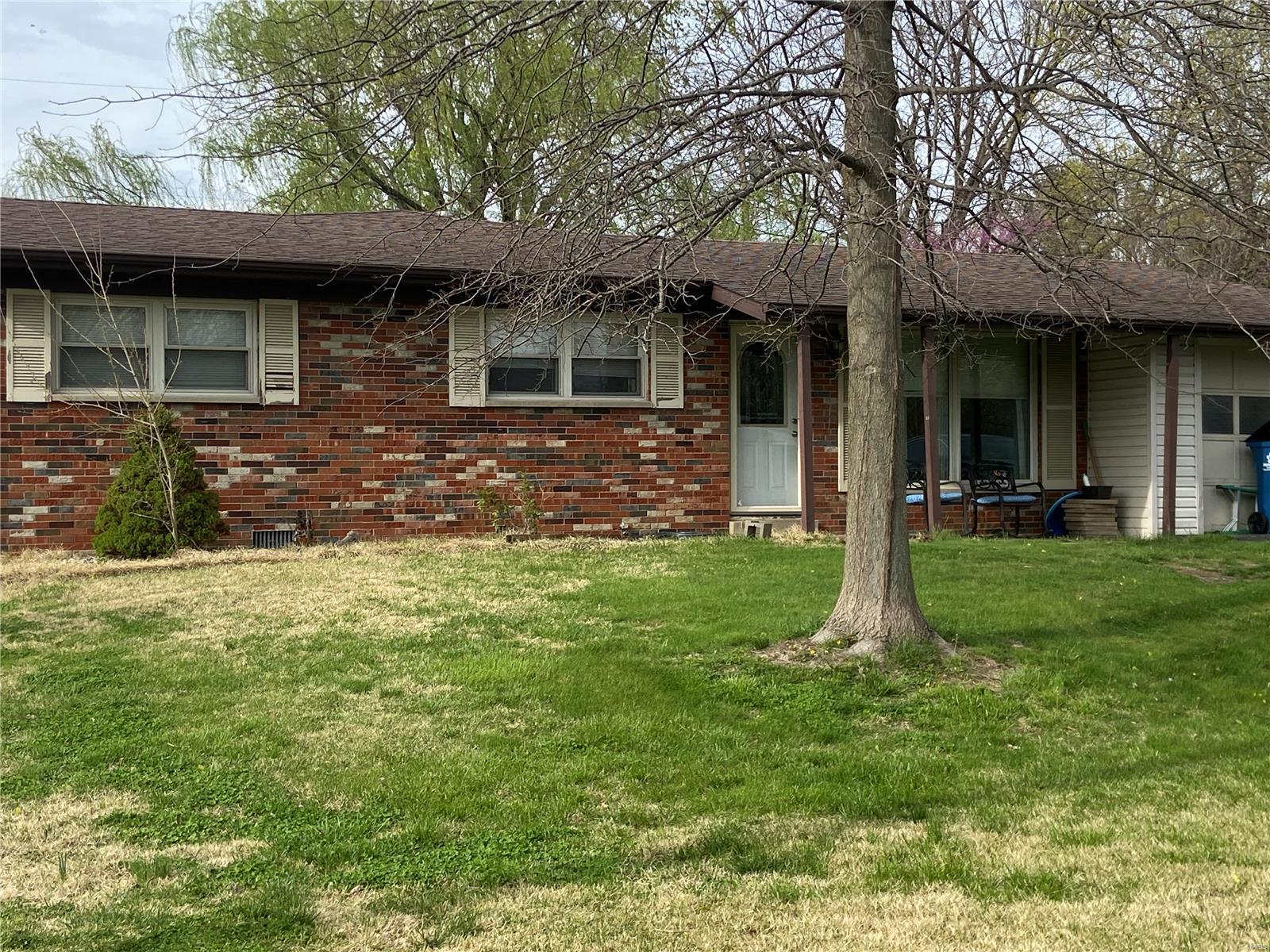 5 Bedroom, 1,856 sq. feet 41 Mars Drive Belleville, IL