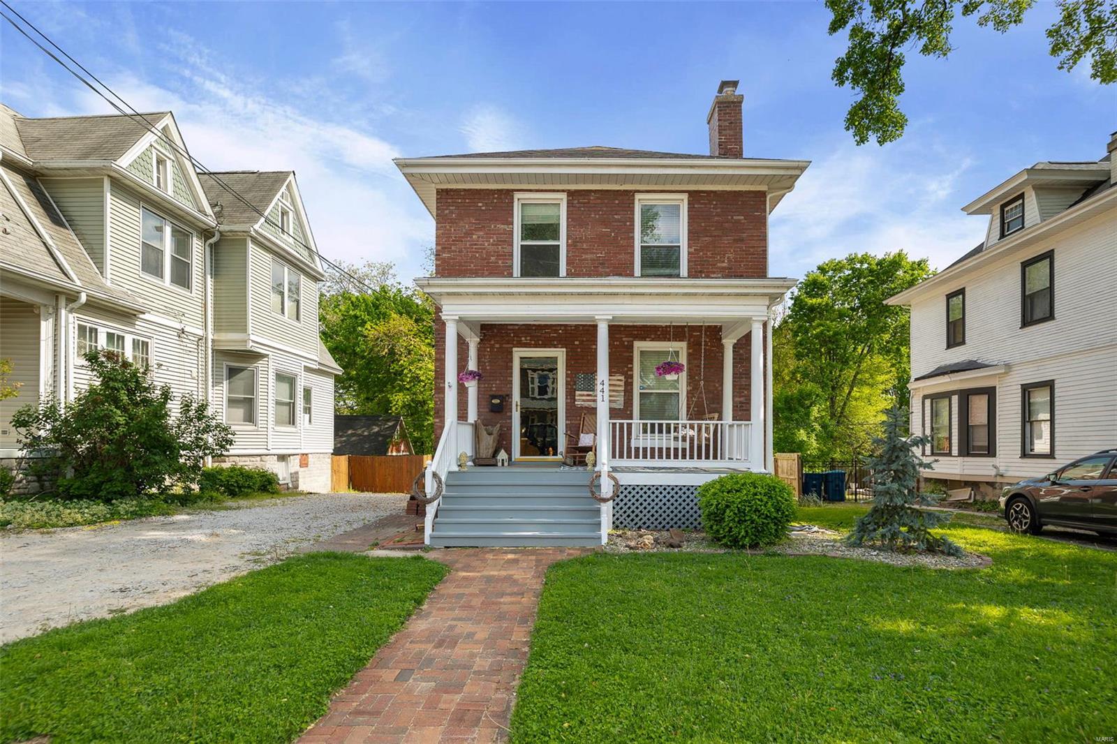 4 Bedroom, 1,743 sq. feet 441 Bluff Street Alton, IL