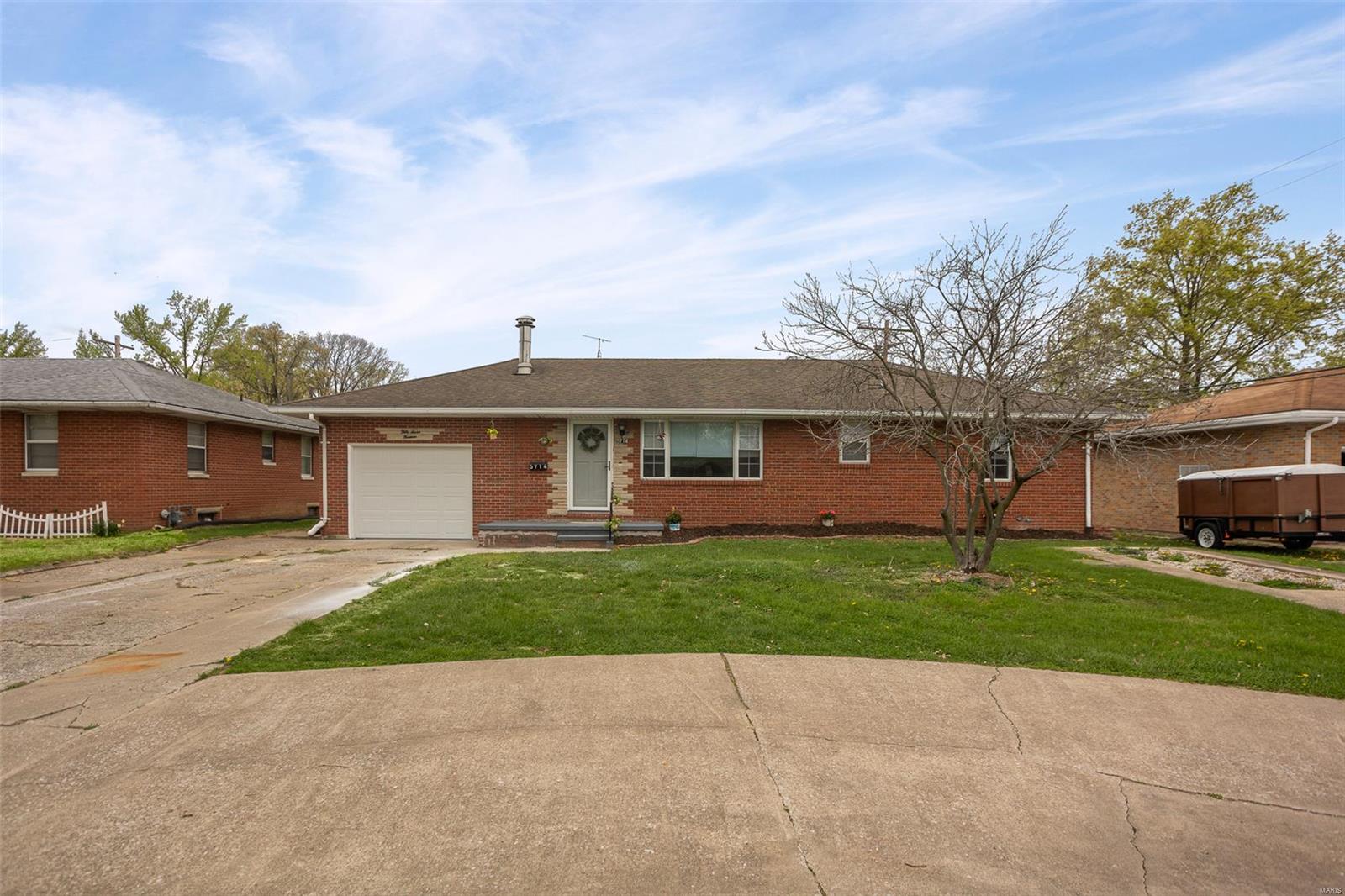 3 Bedroom, 1,608 sq. feet 5714 Humbert Road Godfrey, IL