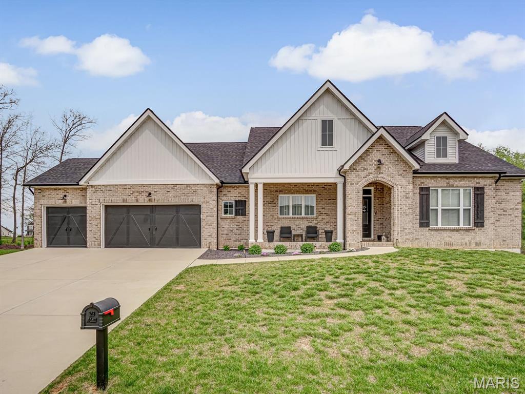 3 Bedroom, 1,891 sq. feet 4911 Oak Falls Drive Waterloo, IL