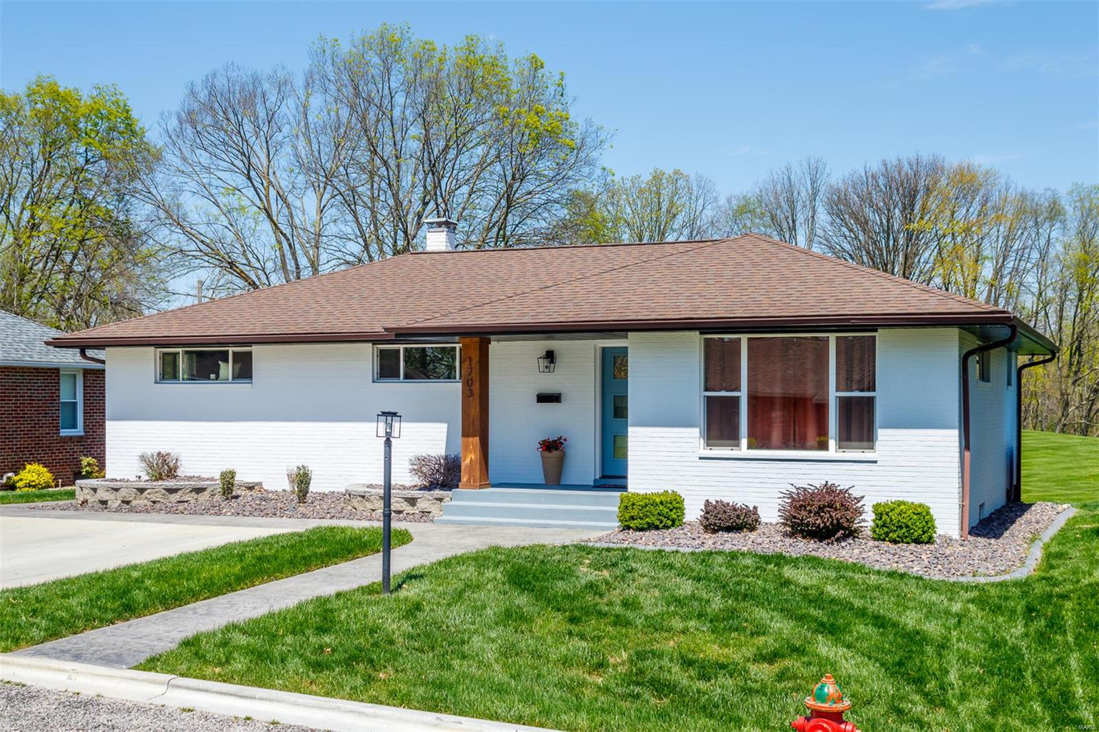 3 Bedroom, 1,949 sq. feet 1703 Main Street Highland, IL