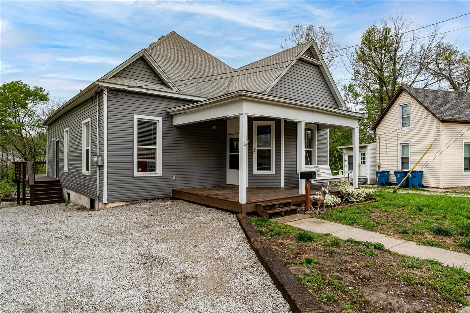 2 Bedroom, 1,246 sq. feet 321 Central Avenue Collinsville, IL