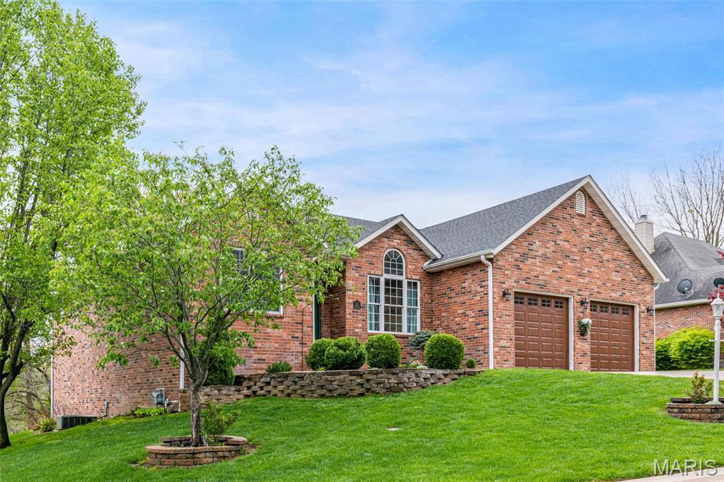 3 Bedroom, 2,887 sq. feet 26349 Lakeview Terrace Godfrey, IL