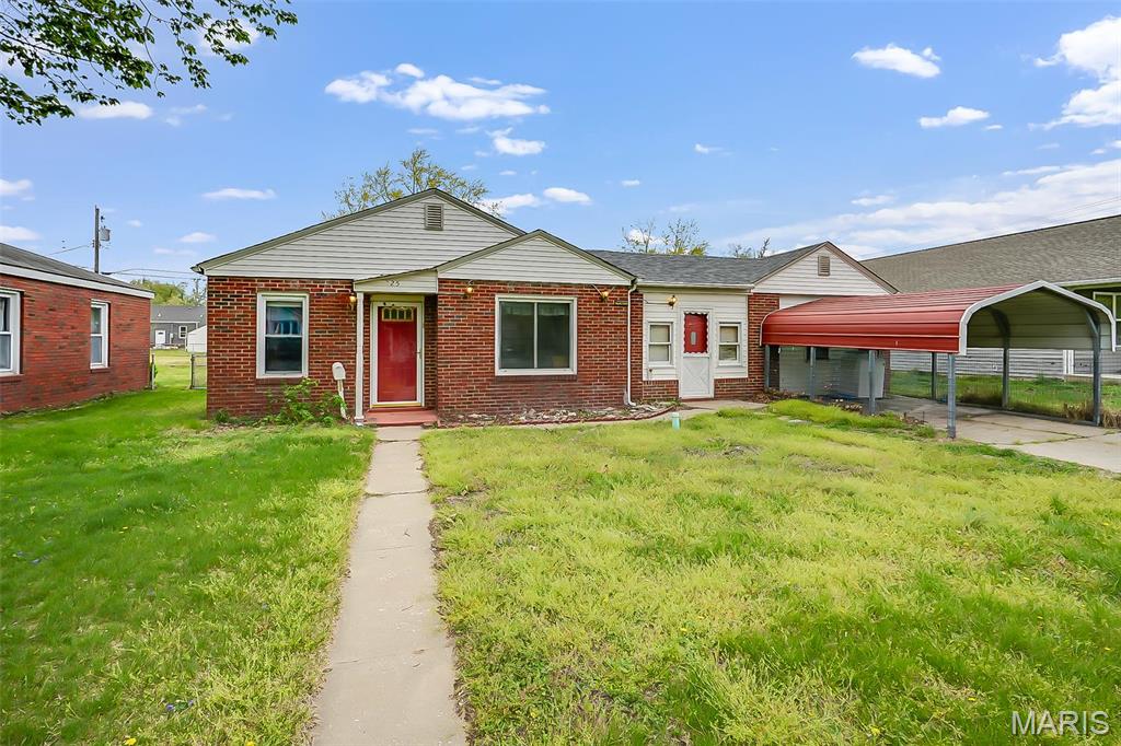 3 Bedroom, 1,132 sq. feet 225 Whitelaw Avenue East Alton, IL