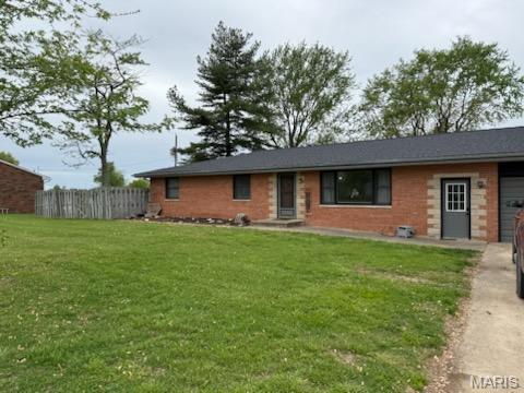 3 Bedroom, 3,000 sq. feet 425 Rock Island Avenue Vandalia, IL