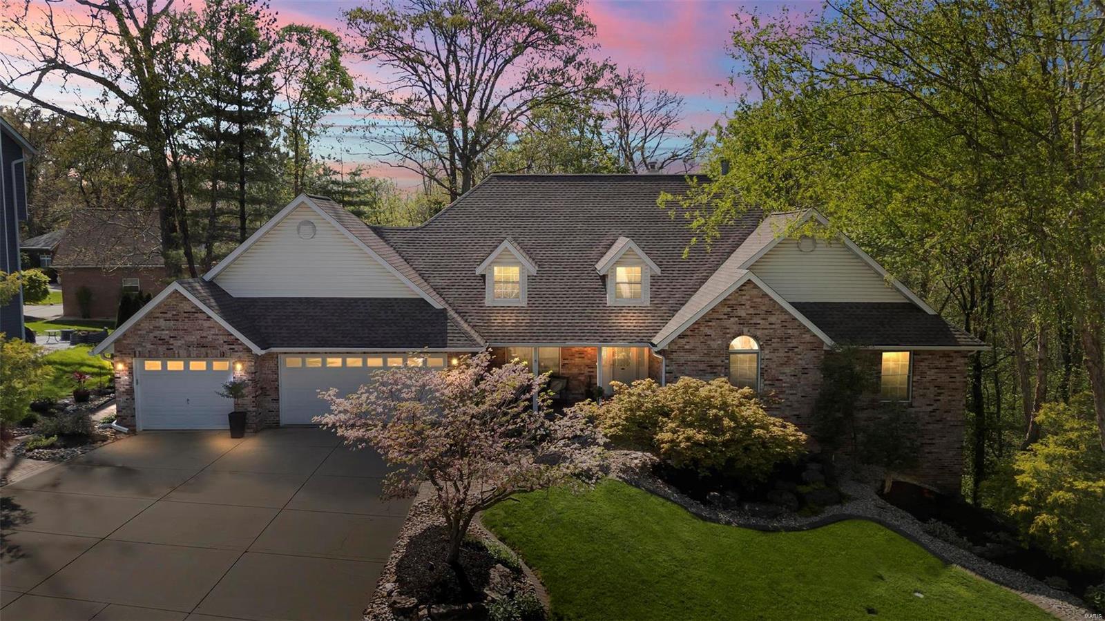4 Bedroom, 3,234 sq. feet 115 Kingsbrooke Boulevard Glen Carbon, IL