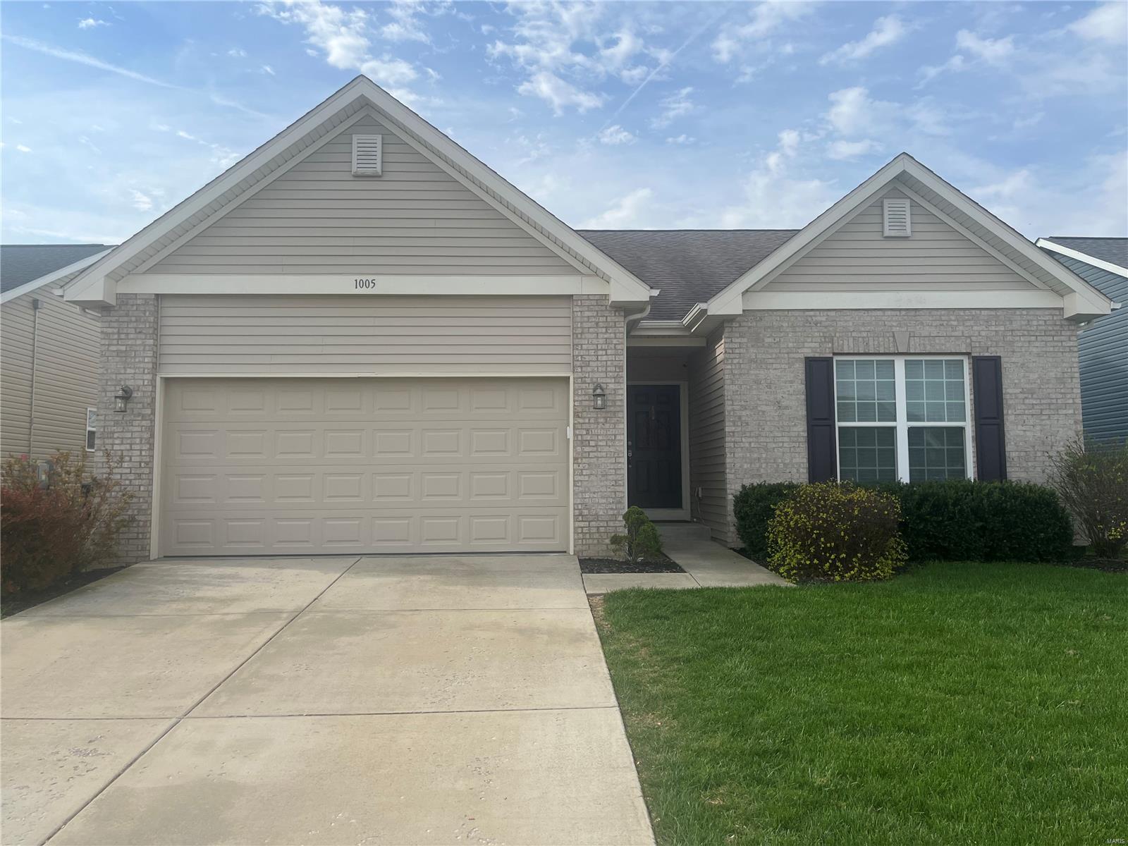 4 Bedroom, 2,640 sq. feet 1005 Koenig Drive Godfrey, IL