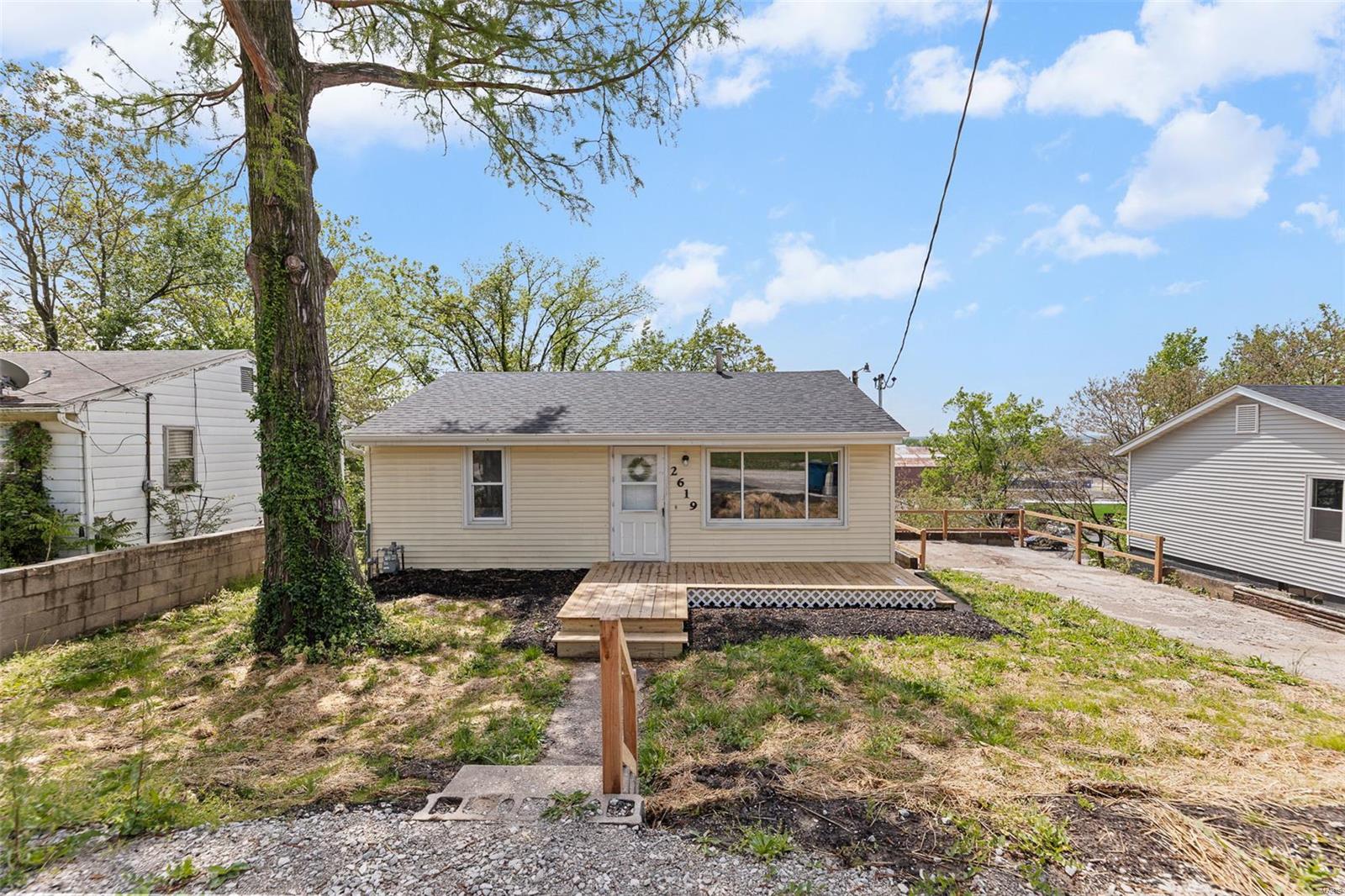 3 Bedroom, 1,100 sq. feet 2619 Plainview Terr Alton, IL
