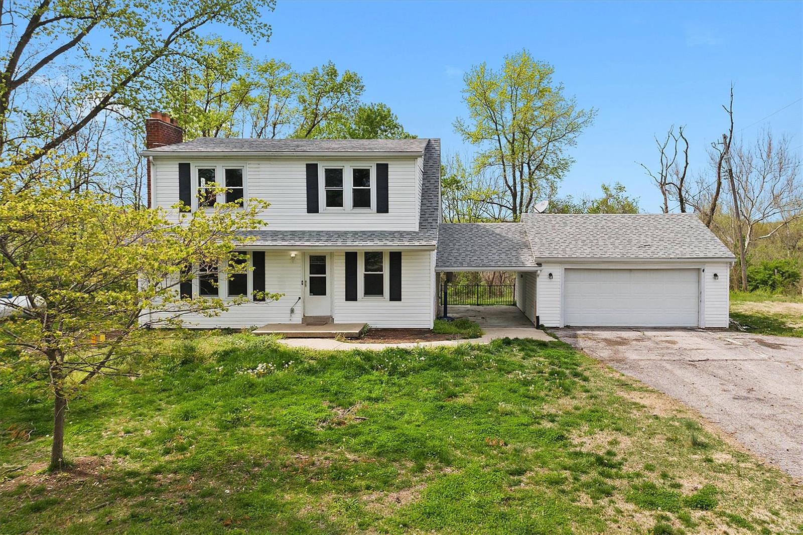 3 Bedroom, 2,400 sq. feet 1003 Frontage Road Collinsville, IL