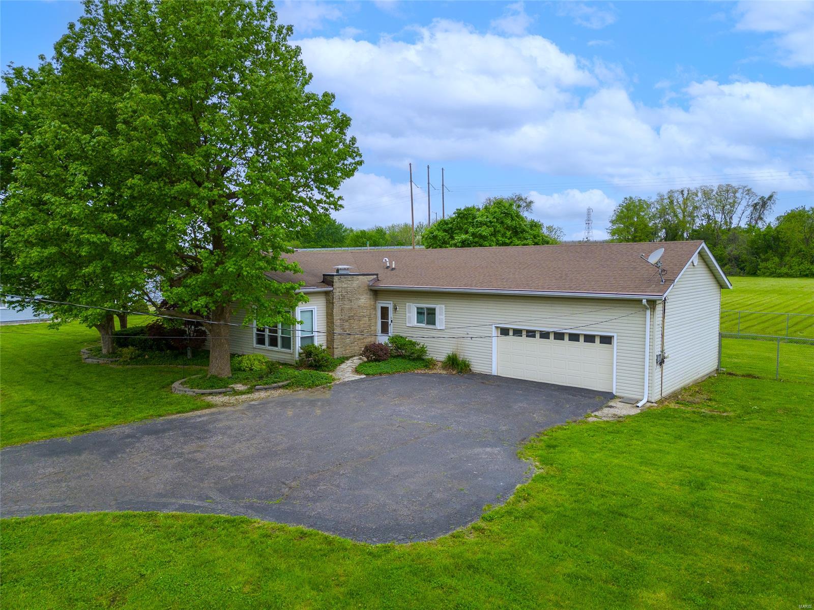 3 Bedroom, 2,145 sq. feet 4241 STATE ROUTE 162  Granite City, IL
