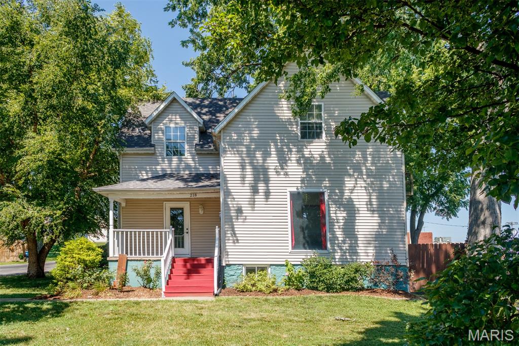 2 Bedroom, 1,941 sq. feet 218 Walnut Street Highland, IL