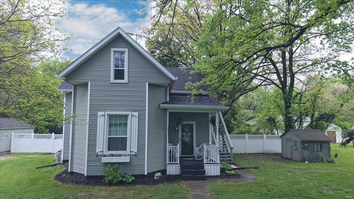 4 Bedroom, 2,012 sq. feet 962 Hillsboro Avenue Edwardsville, IL