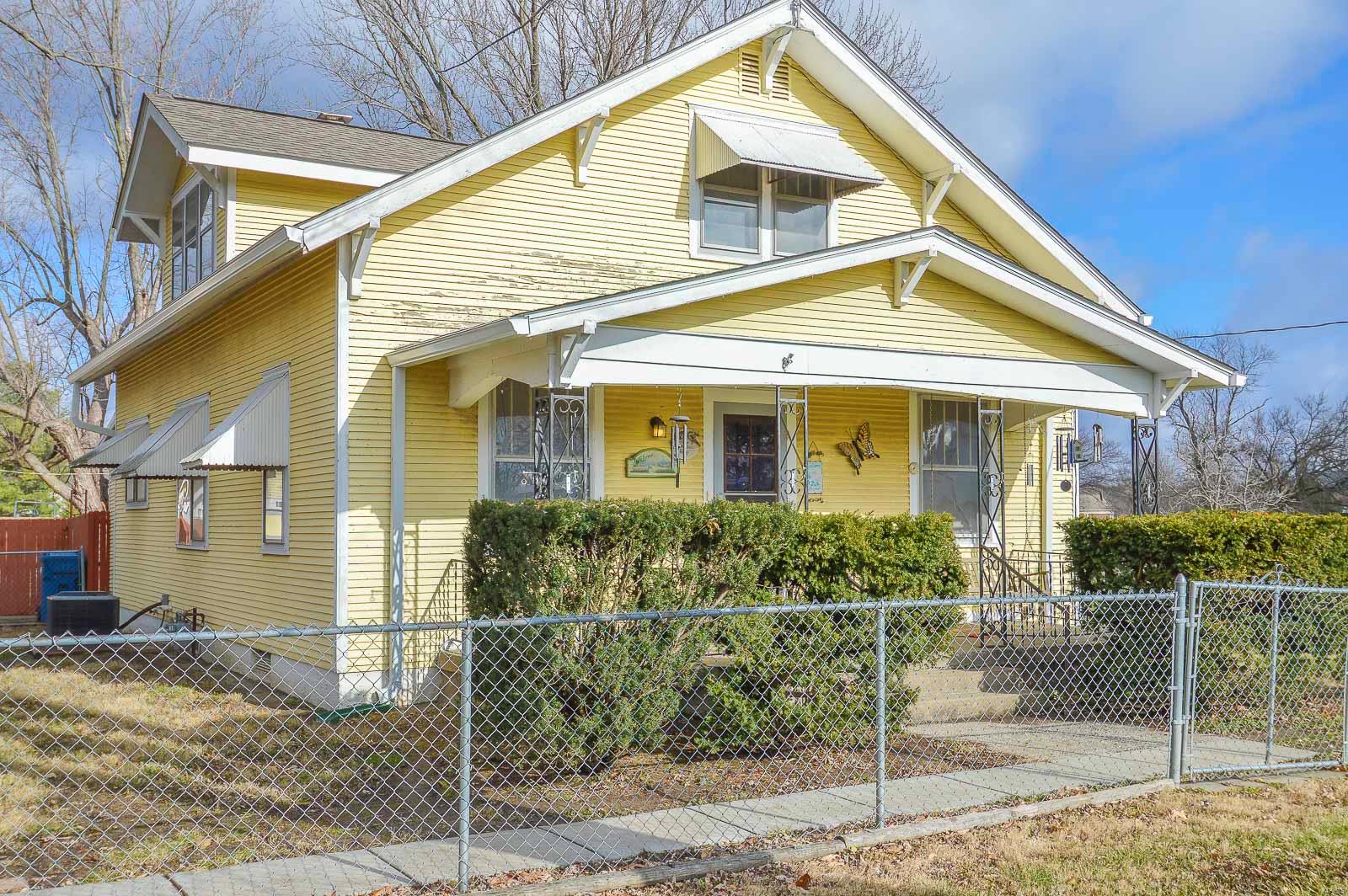 4 Bedroom, 1,866 sq. feet 7216 Main Street Maryville, IL