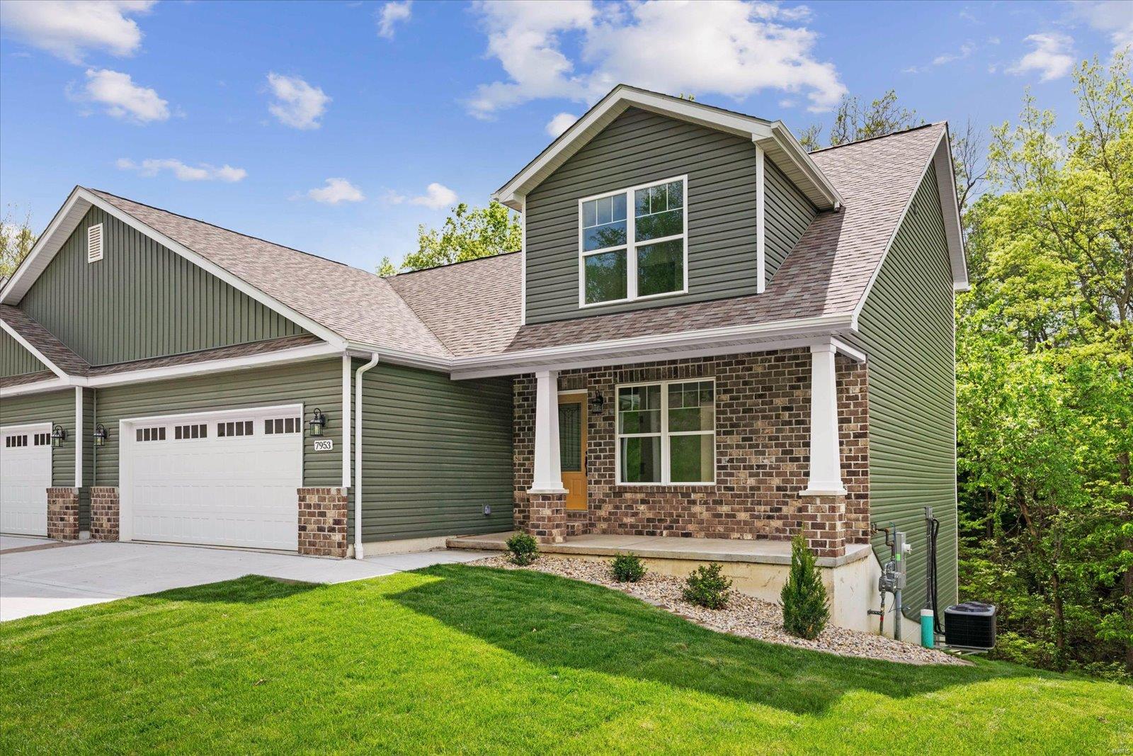 3 Bedroom, 2,184 sq. feet 7953 Shadow Creek  Caseyville, IL