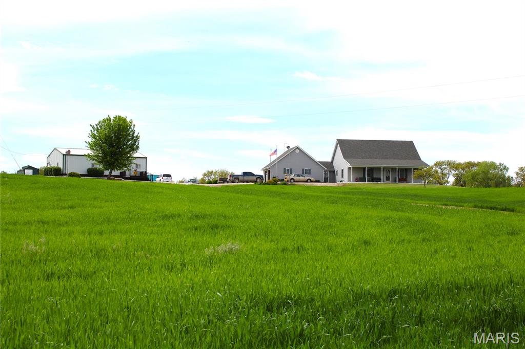 3 Bedroom, 3,300 sq. feet 16255 Monroe Road 875  Paris, MO