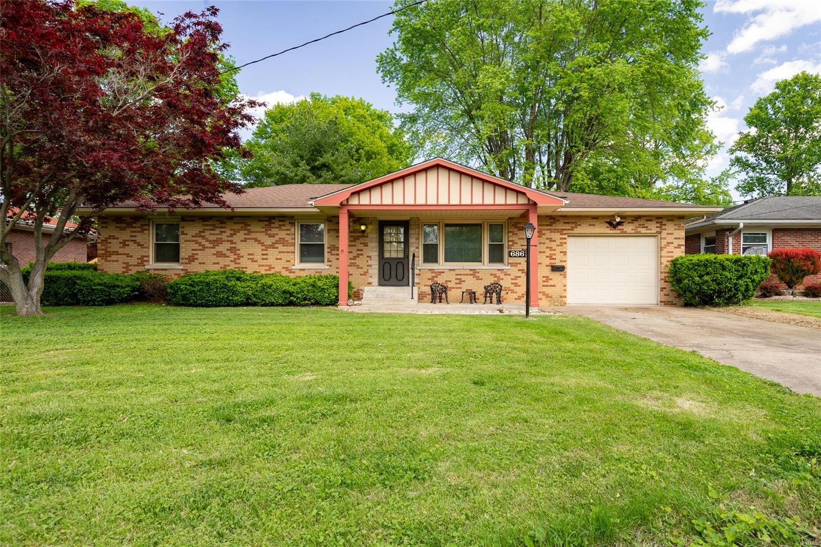 3 Bedroom, 1,995 sq. feet 686 Portland Avenue Collinsville, IL