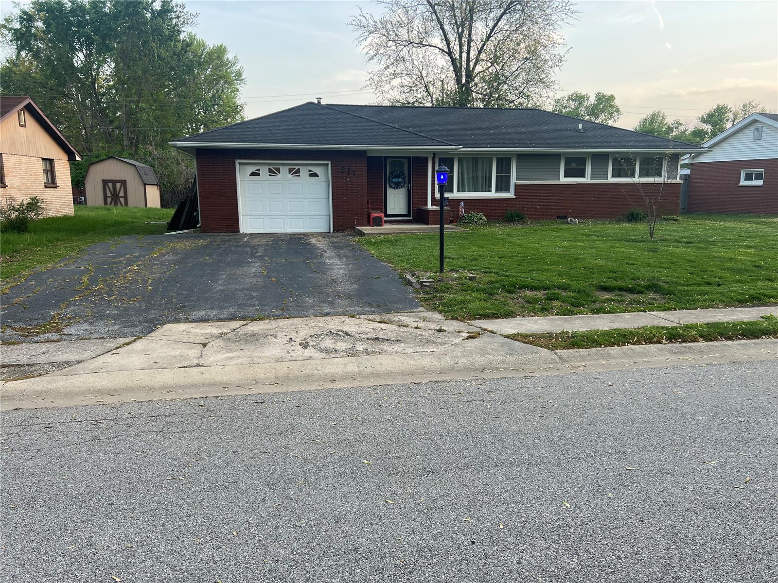 2 Bedroom, 1,066 sq. feet 211 Redwood Drive Godfrey, IL