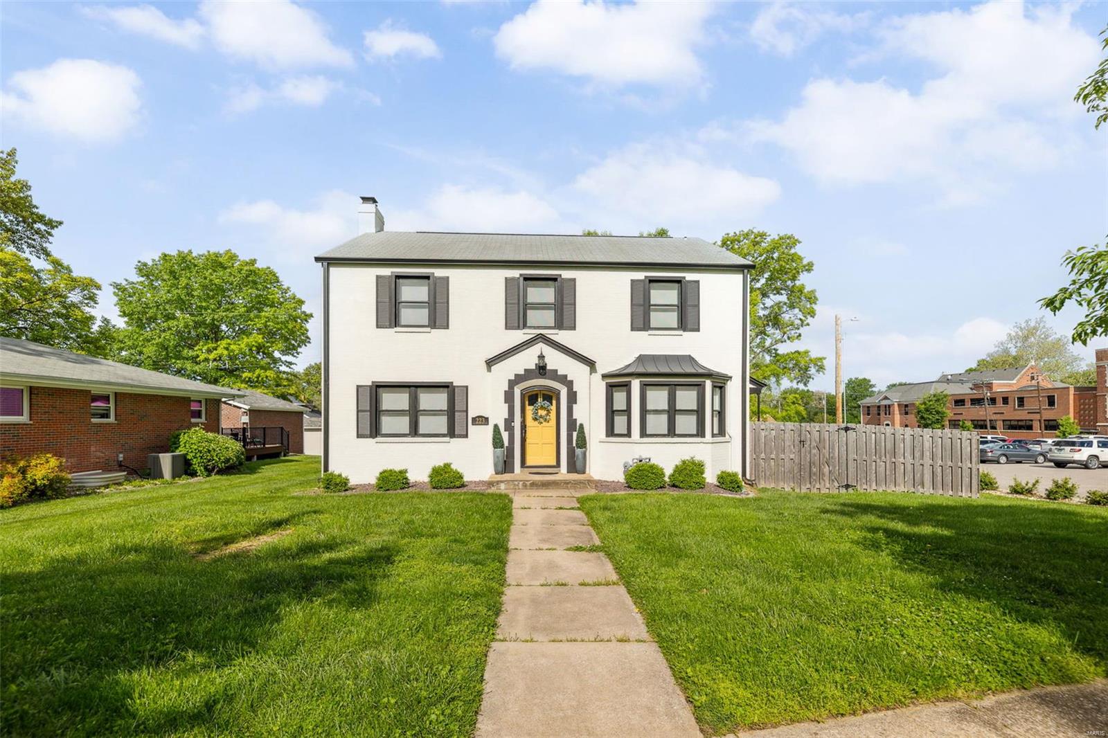 3 Bedroom, 2,040 sq. feet 223 Kansas Street Edwardsville, IL