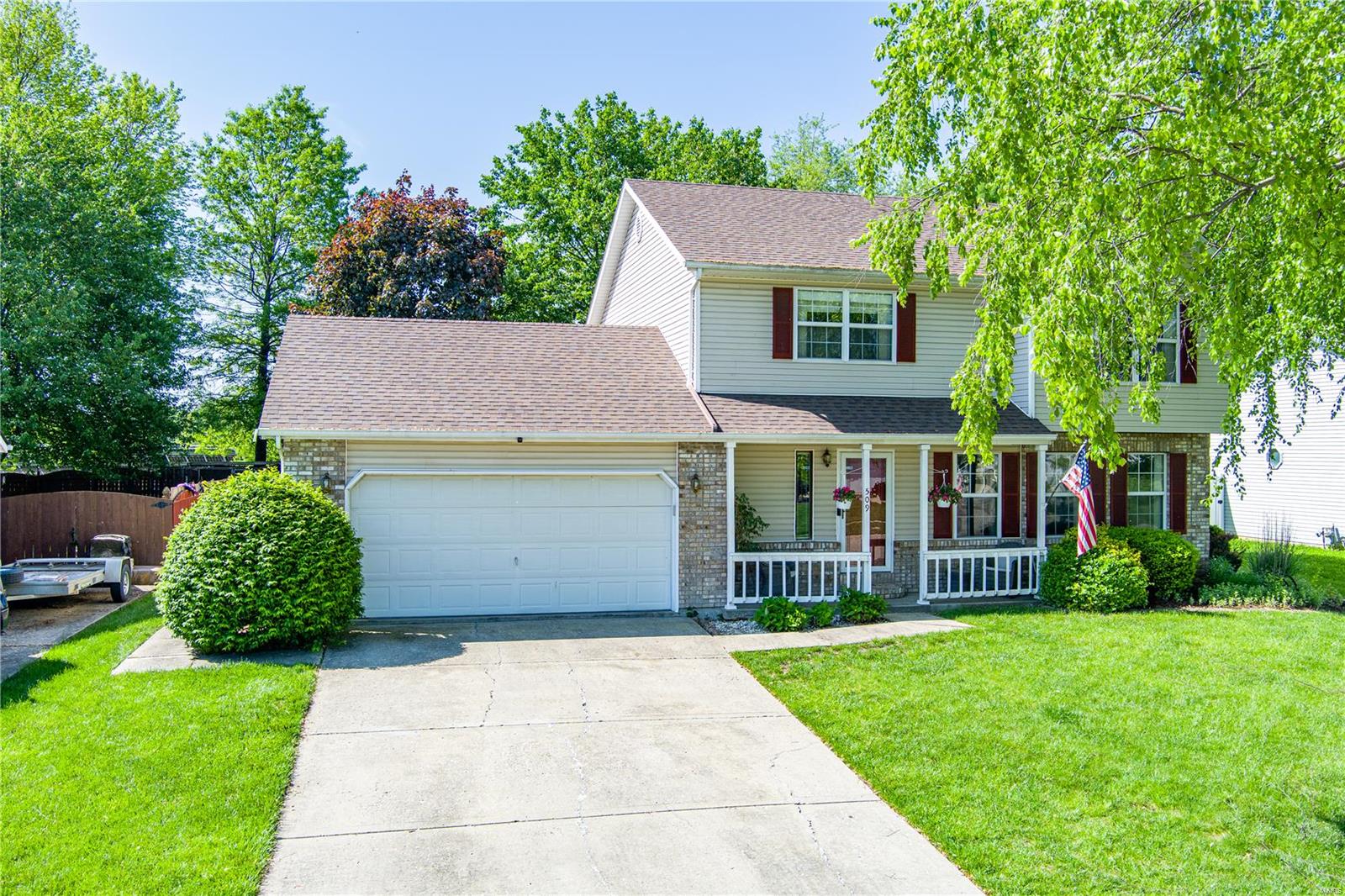 3 Bedroom, 2,661 sq. feet 509 Avalon Drive Troy, IL