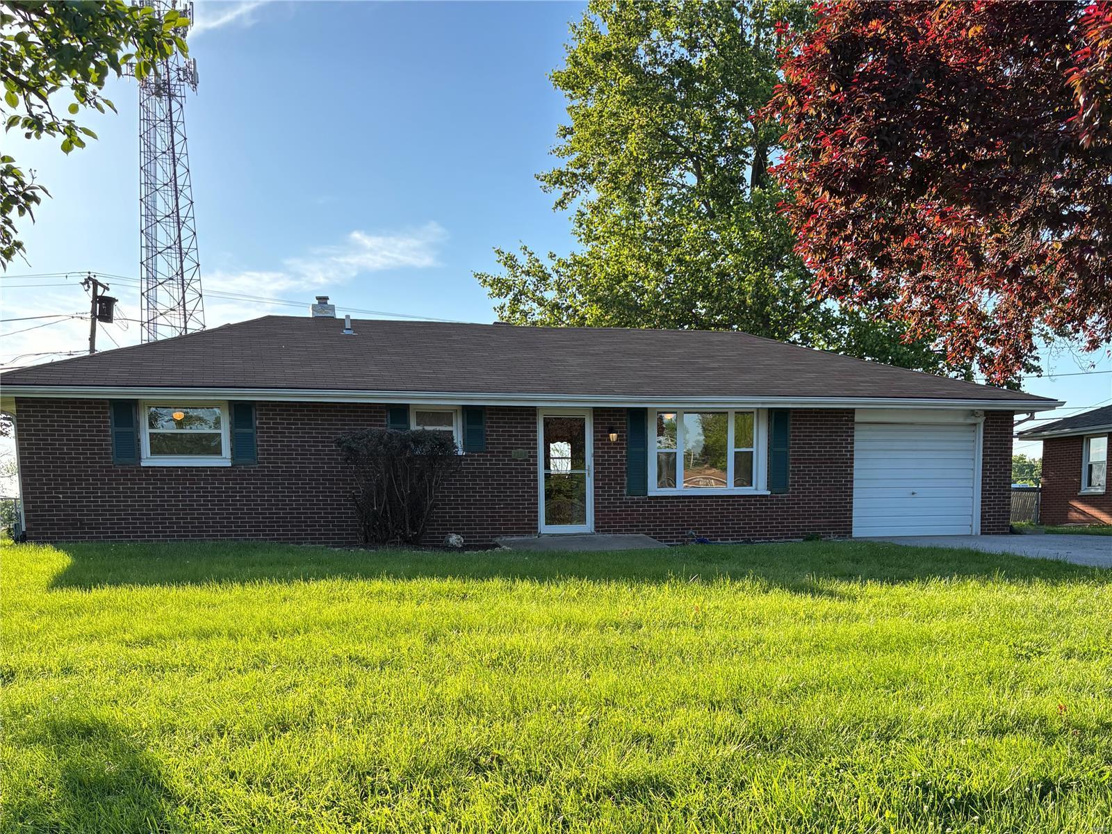 3 Bedroom, 2,125 sq. feet 7208 Montclair  Godfrey, IL