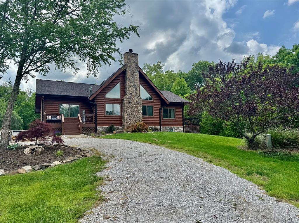 3 Bedroom, 2,654 sq. feet 7219 South Fork Road Red Bud, IL