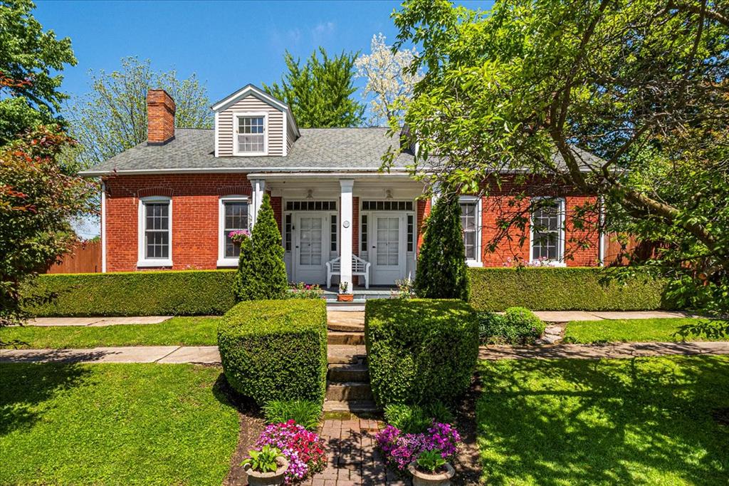 3 Bedroom, 3,679 sq. feet 100 Alton Street Marine, IL