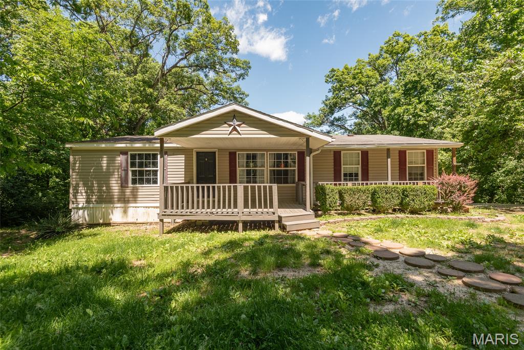 3 Bedroom, 1,130 sq. feet 19080 Dabbs North Road Jerseyville, IL