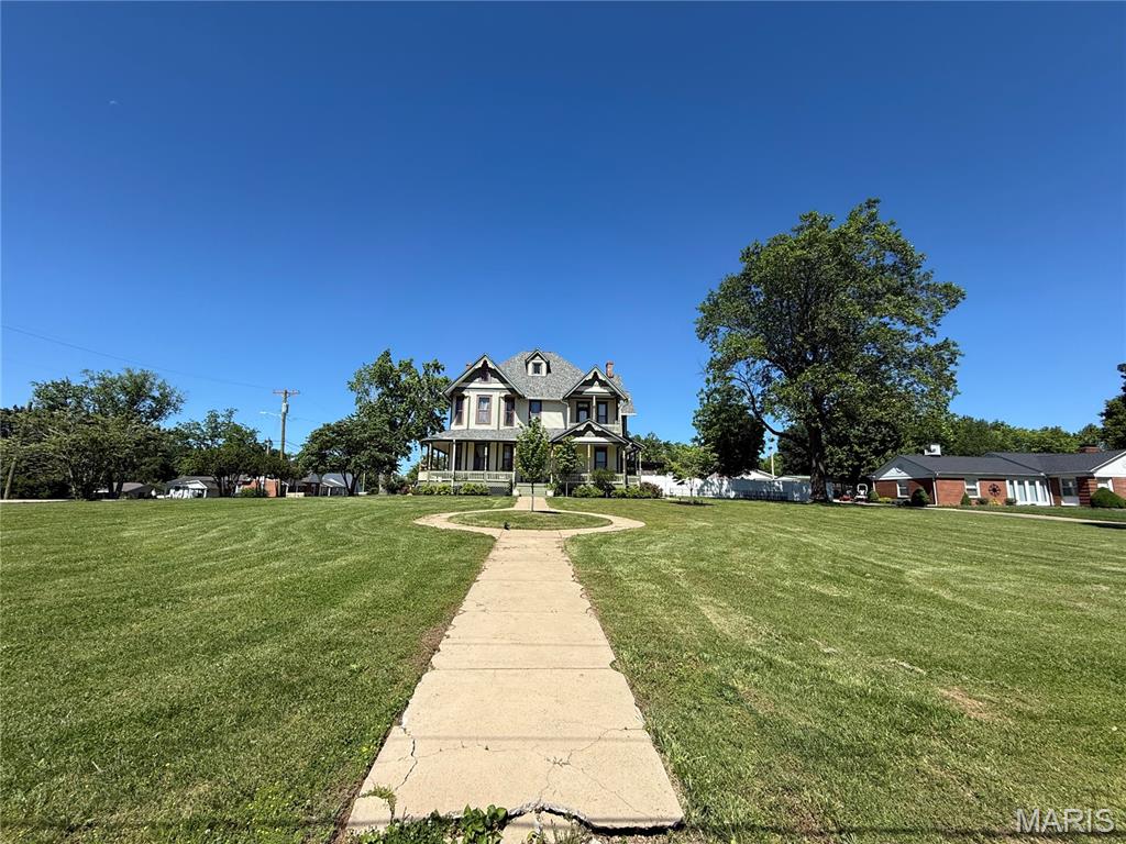 4 Bedroom, 3,522 sq. feet 714 Farrar Street Fredericktown, MO