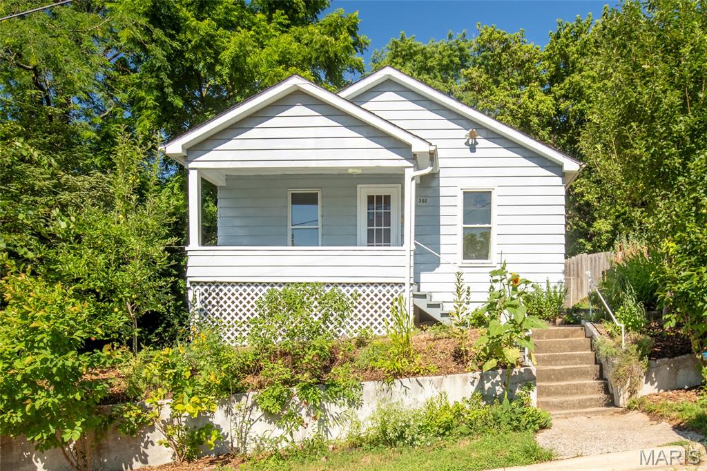 2 Bedroom,  302 Allen Street Alton, IL