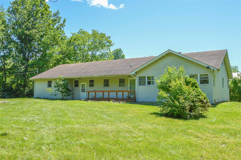 3 Bedroom, 2,464 sq. feet 4090 Pelot Lane Alton, IL