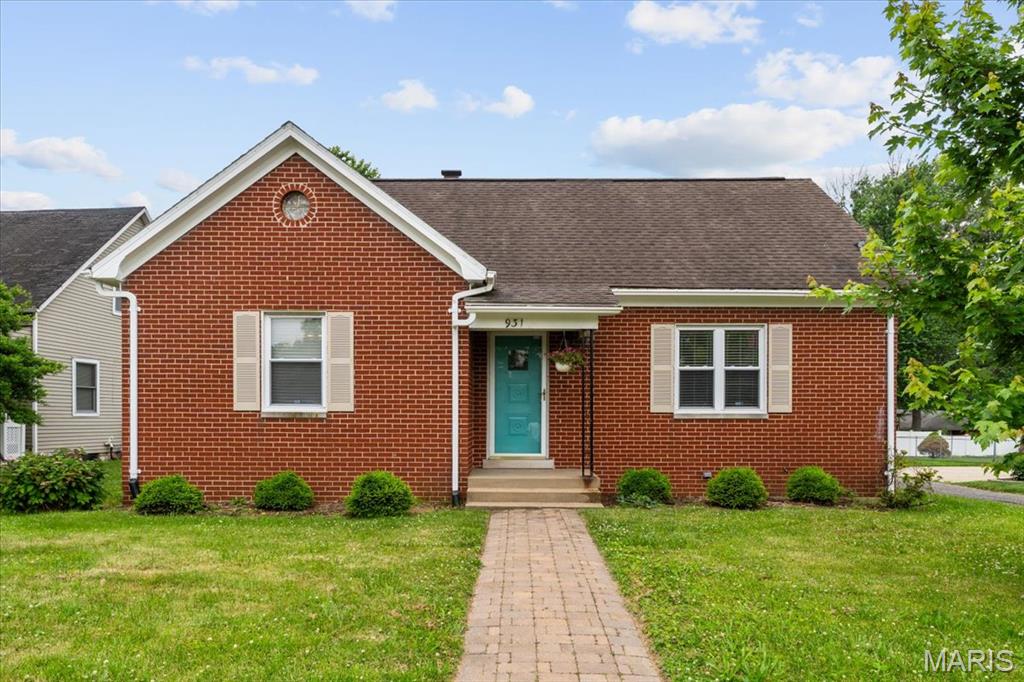 3 Bedroom, 1,662 sq. feet 931 Main Street Columbia, IL