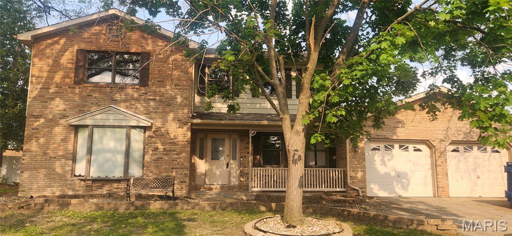 4 Bedroom, 2,512 sq. feet 2629 Westmoreland Drive Granite City, IL