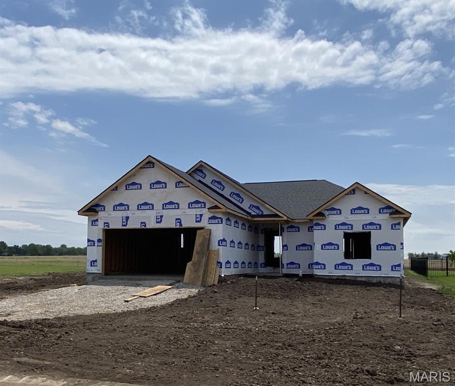 3 Bedroom, 1,550 sq. feet 906 Brianna Court  Jerseyville, IL