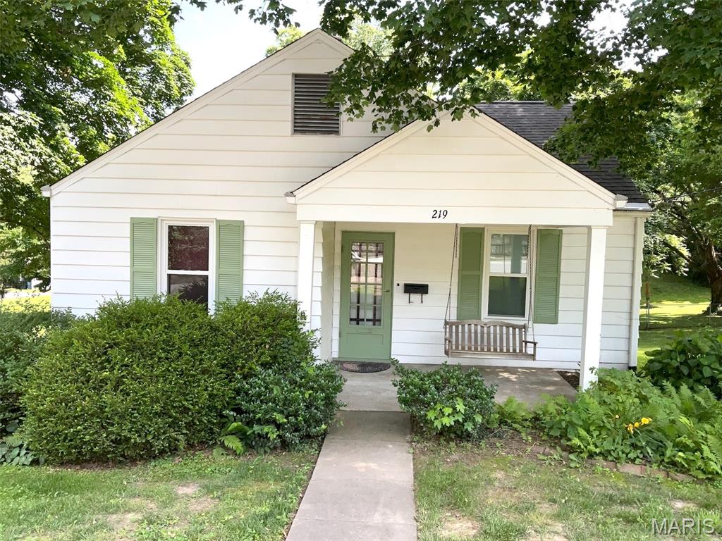 2 Bedroom, 933 sq. feet 219 Mill Street Collinsville, IL