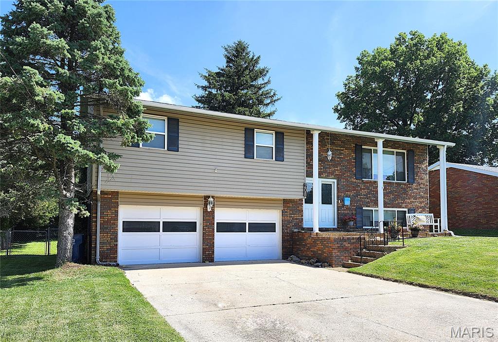 3 Bedroom, 2,020 sq. feet 208 ROSEMARY Drive Collinsville, IL