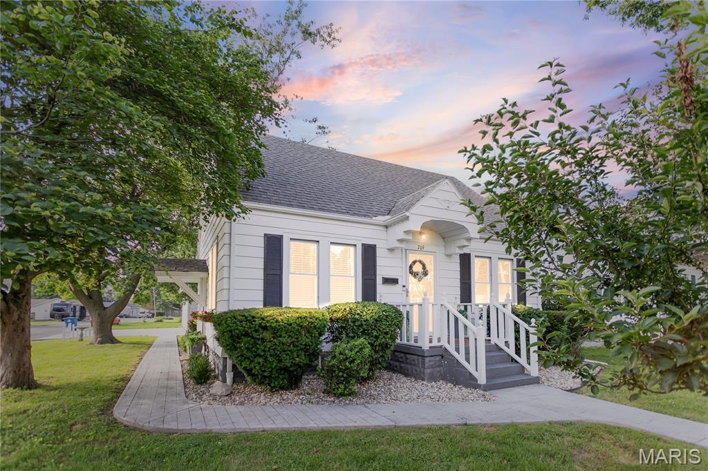 3 Bedroom, 1,496 sq. feet 709 Spruce Street Jerseyville, IL