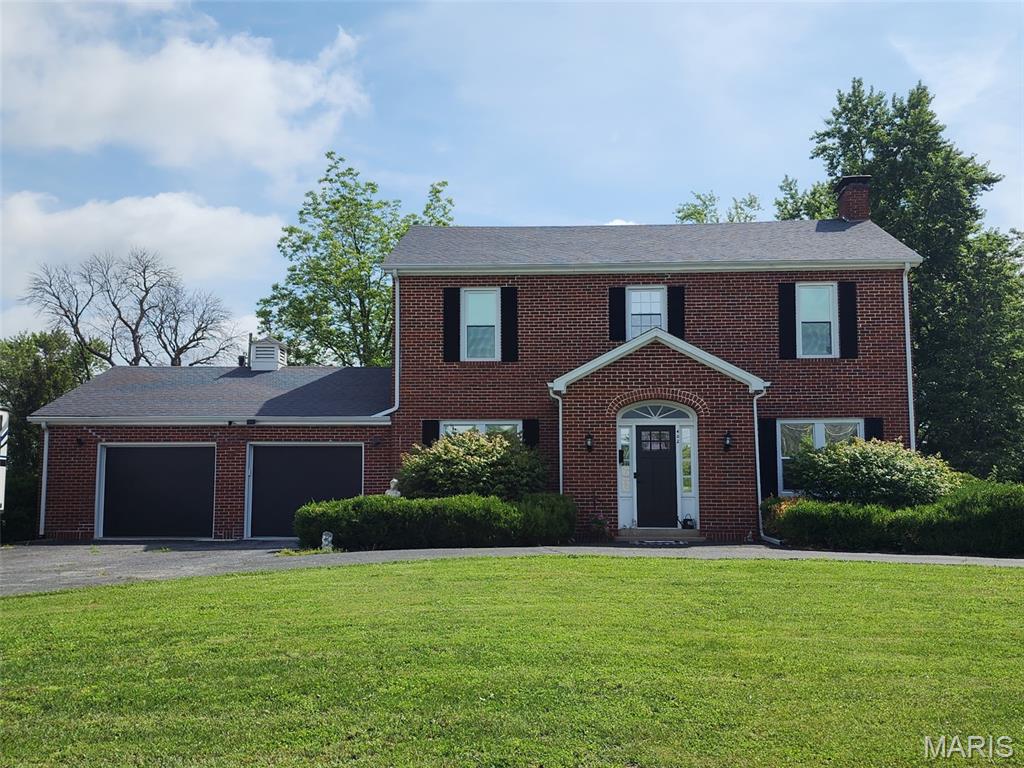 3 Bedroom, 3,299 sq. feet 402 S. Walker St.  Montgomery City, MO