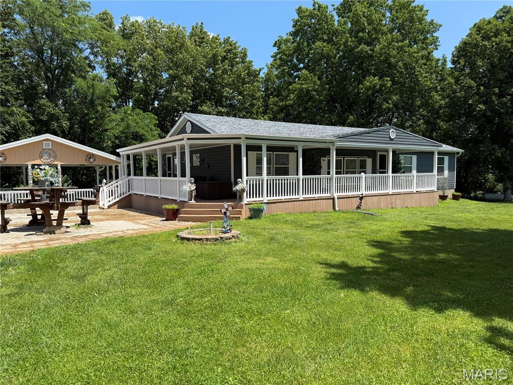 3 Bedroom, 1,568 sq. feet 157 Westlake Trail Litchfield, IL