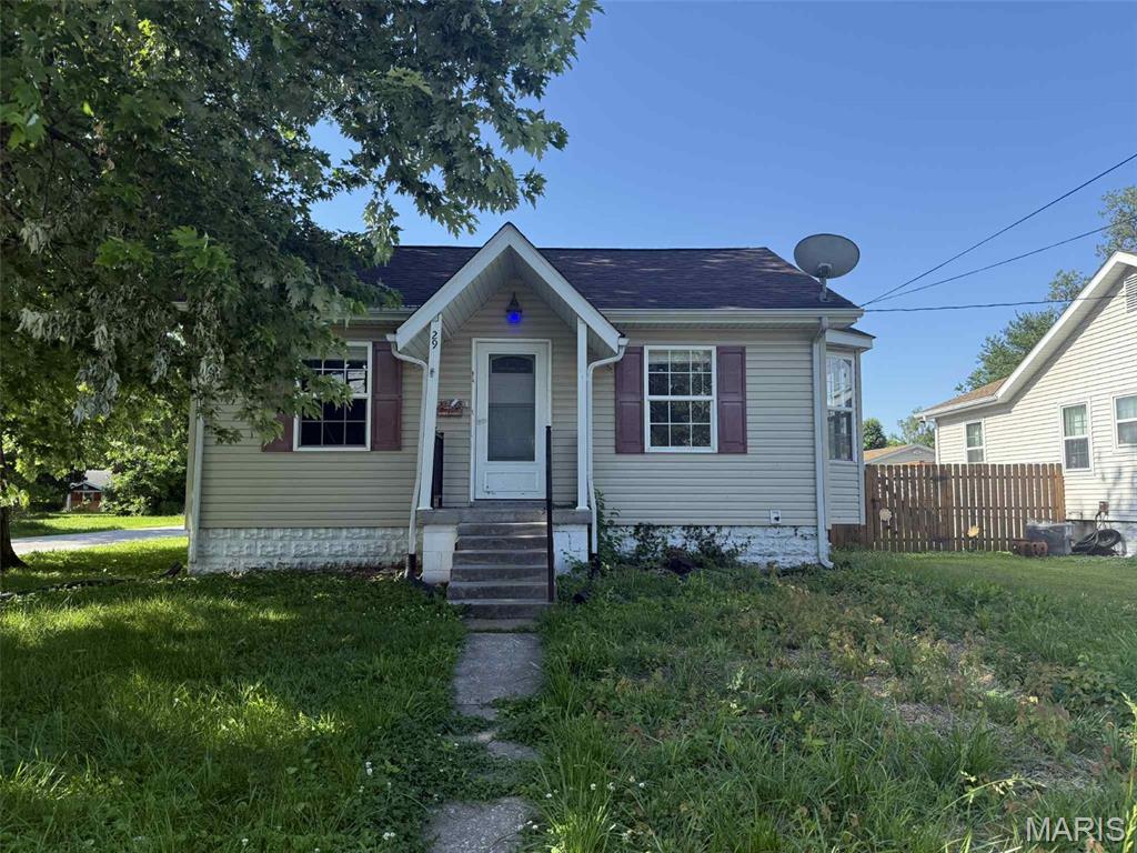 3 Bedroom, 1,404 sq. feet 2924 Pershing Boulevard Granite City, IL