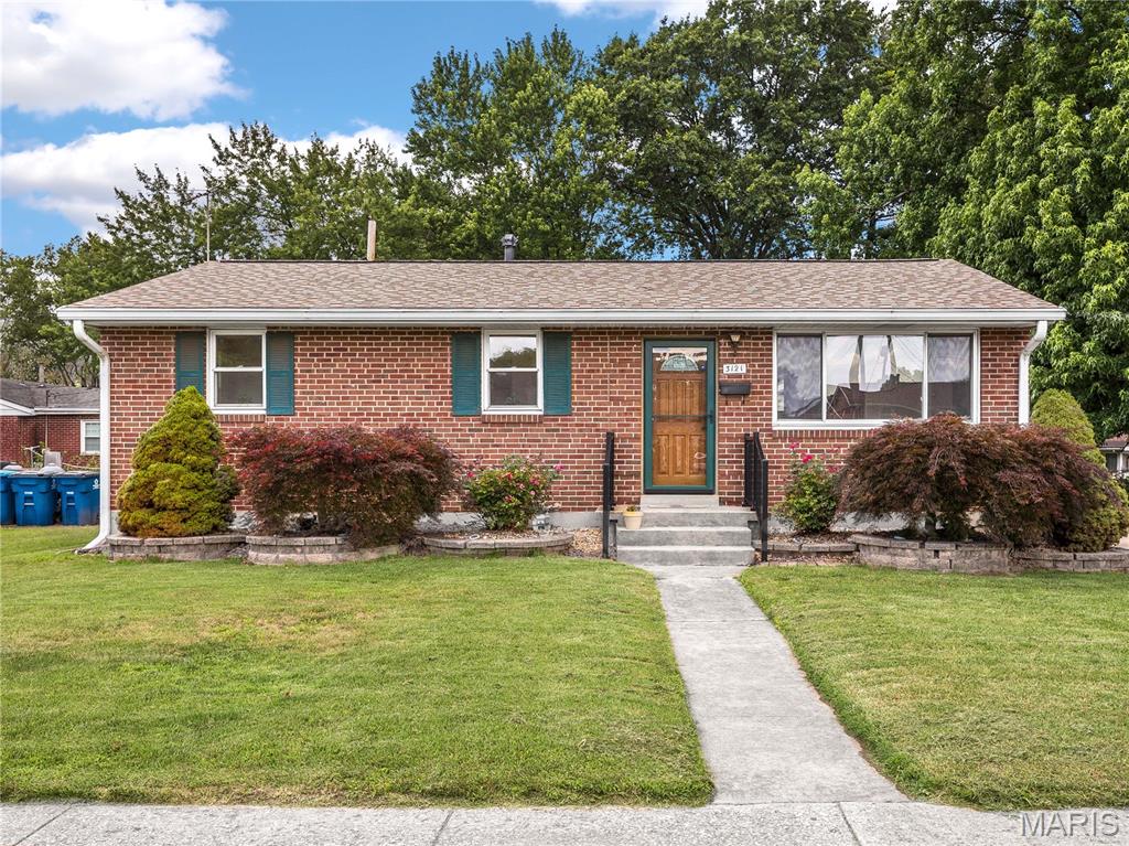 3 Bedroom, 1,497 sq. feet 3121 Davis Avenue Granite City, IL