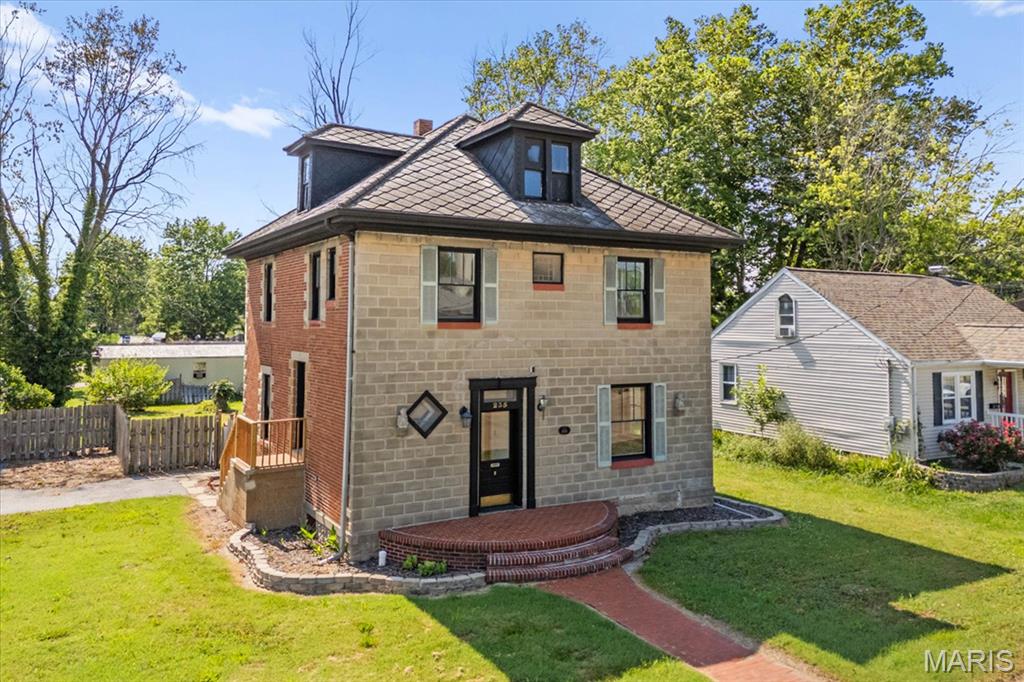 3 Bedroom, 2,145 sq. feet 235 Moore Street Waterloo, IL