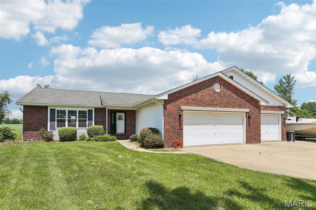 3 Bedroom, 2,432 sq. feet 2 Stone Drive Highland, IL