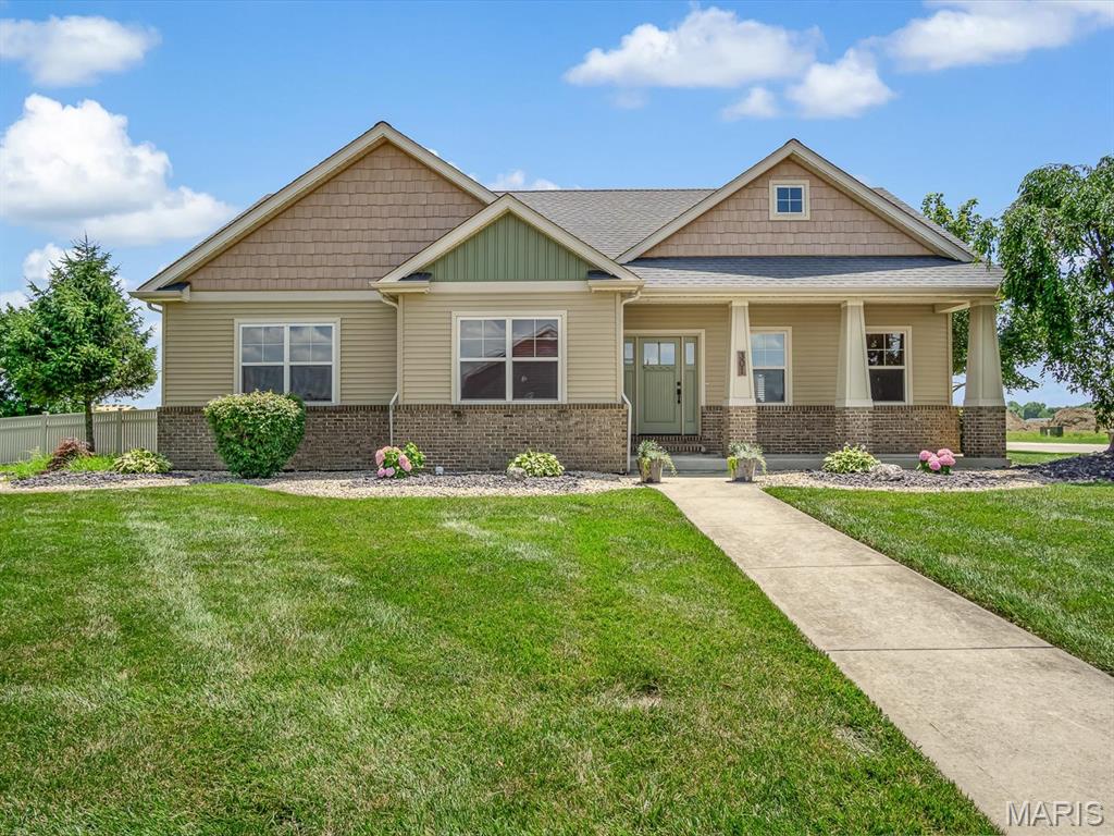 5 Bedroom, 2,786 sq. feet 301 McClelland Drive Troy, IL