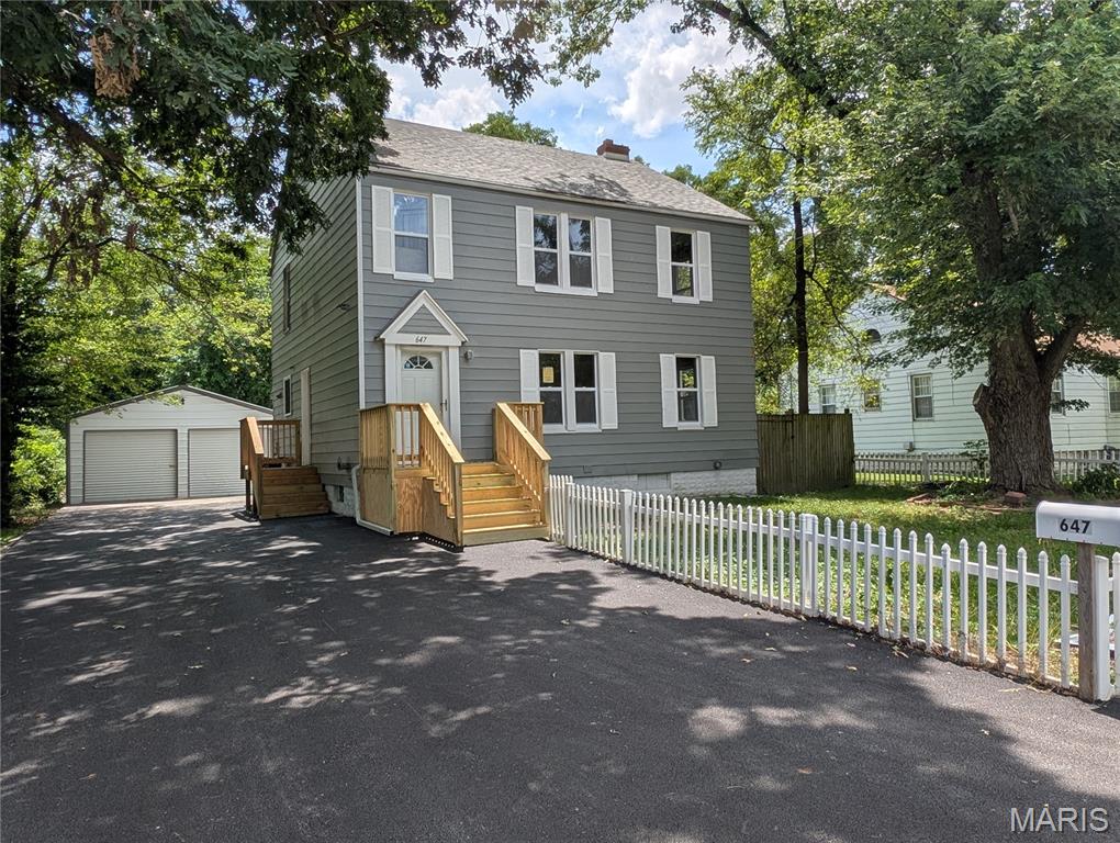 4 Bedroom, 1,624 sq. feet 647 Oakwood Avenue Alton, IL