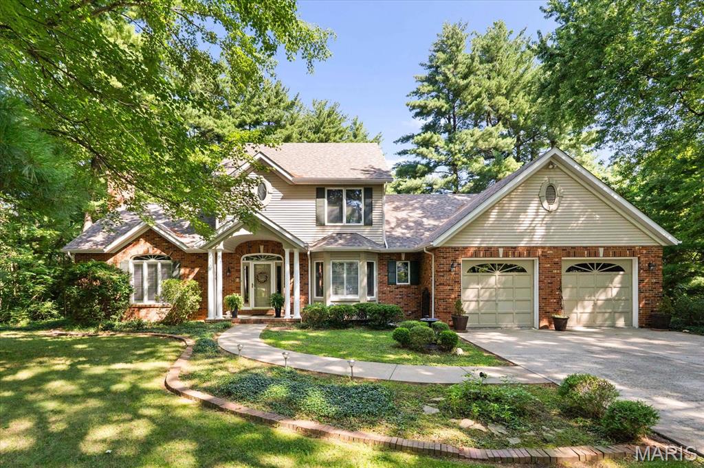 3 Bedroom, 3,646 sq. feet 4 Cheshire Court Edwardsville, IL