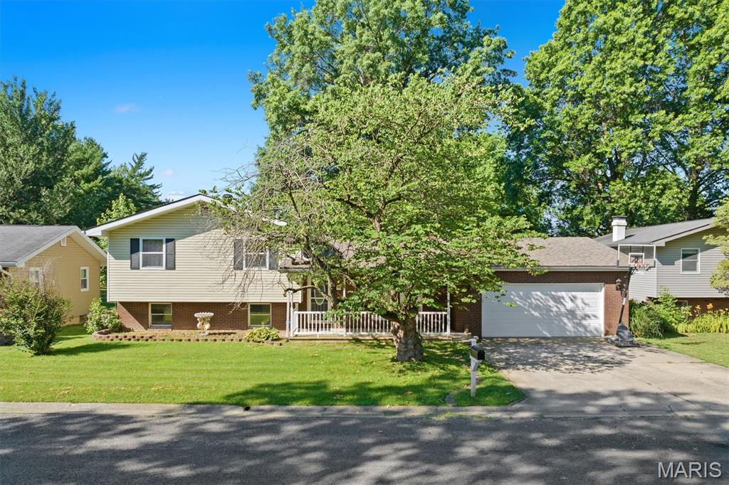 4 Bedroom, 2,056 sq. feet 65 Trout Drive Highland, IL