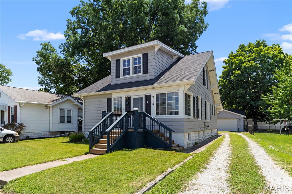 4 Bedroom, 2,349 sq. feet 810 Penning Avenue Wood River, IL