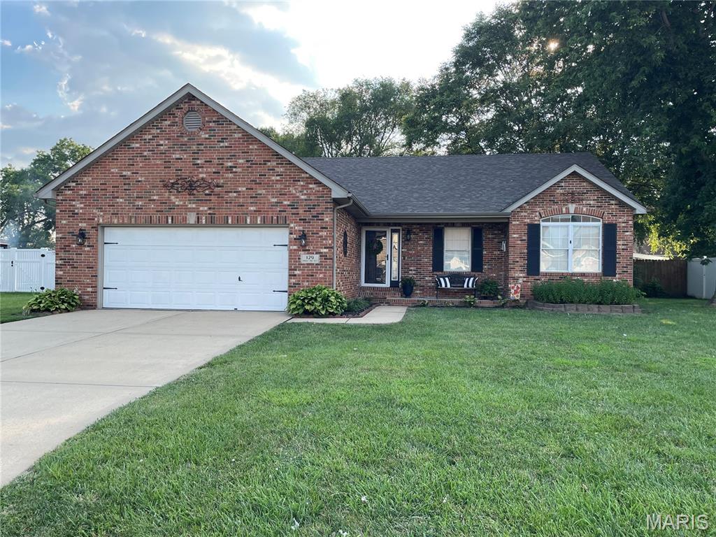 3 Bedroom, 1,578 sq. feet 129 Emerald Way West  Granite City, IL