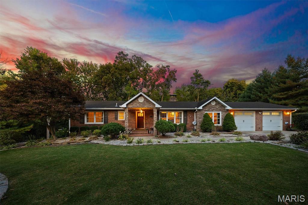 4 Bedroom, 3,203 sq. feet 671 Glen Crossing Road Glen Carbon, IL